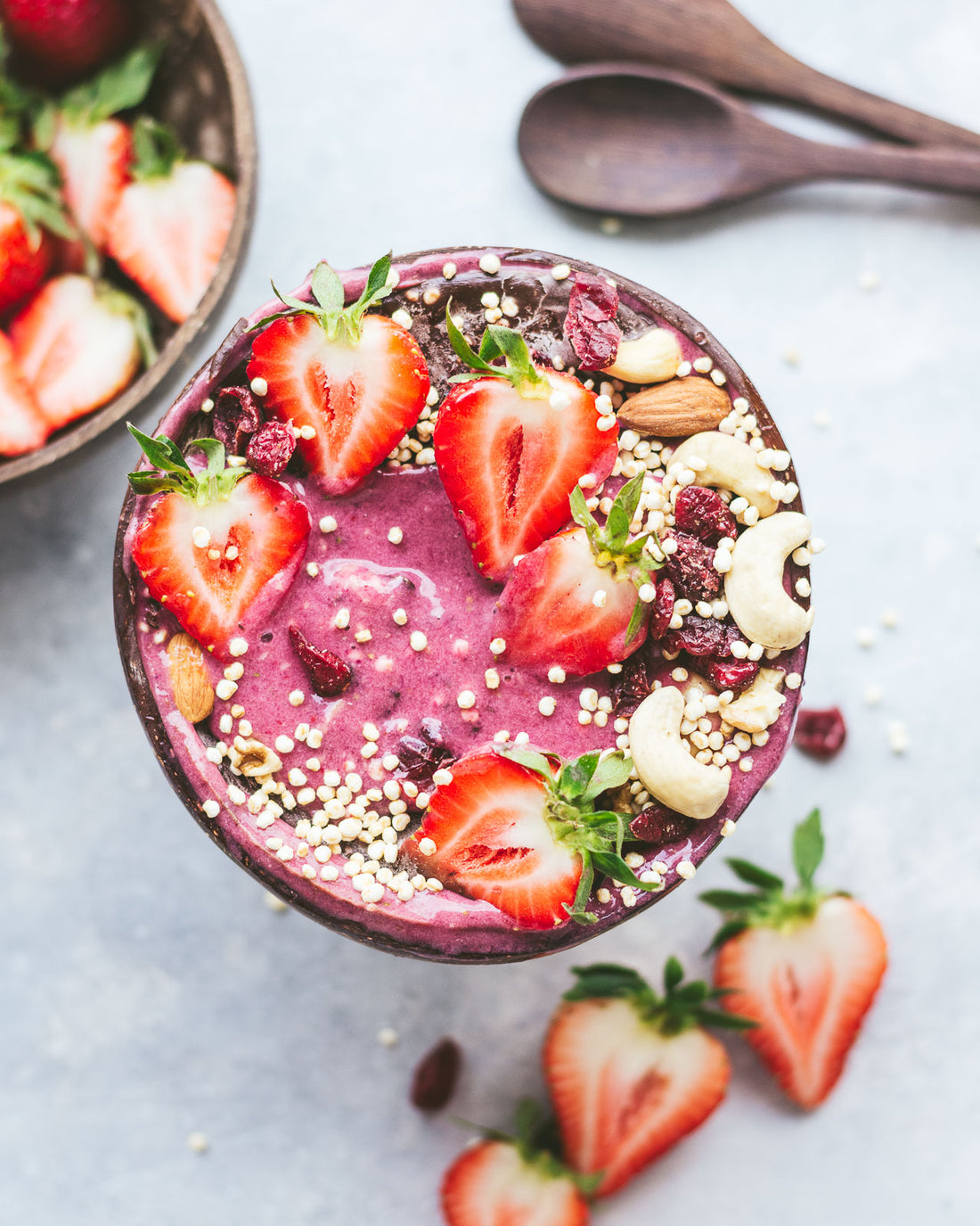Rawnice - Vegan Strawberry Black Goji Smoothie Bowl